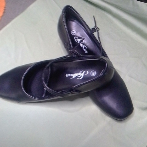 Clarks Black Men's Oxfords - Picture 1 of 3